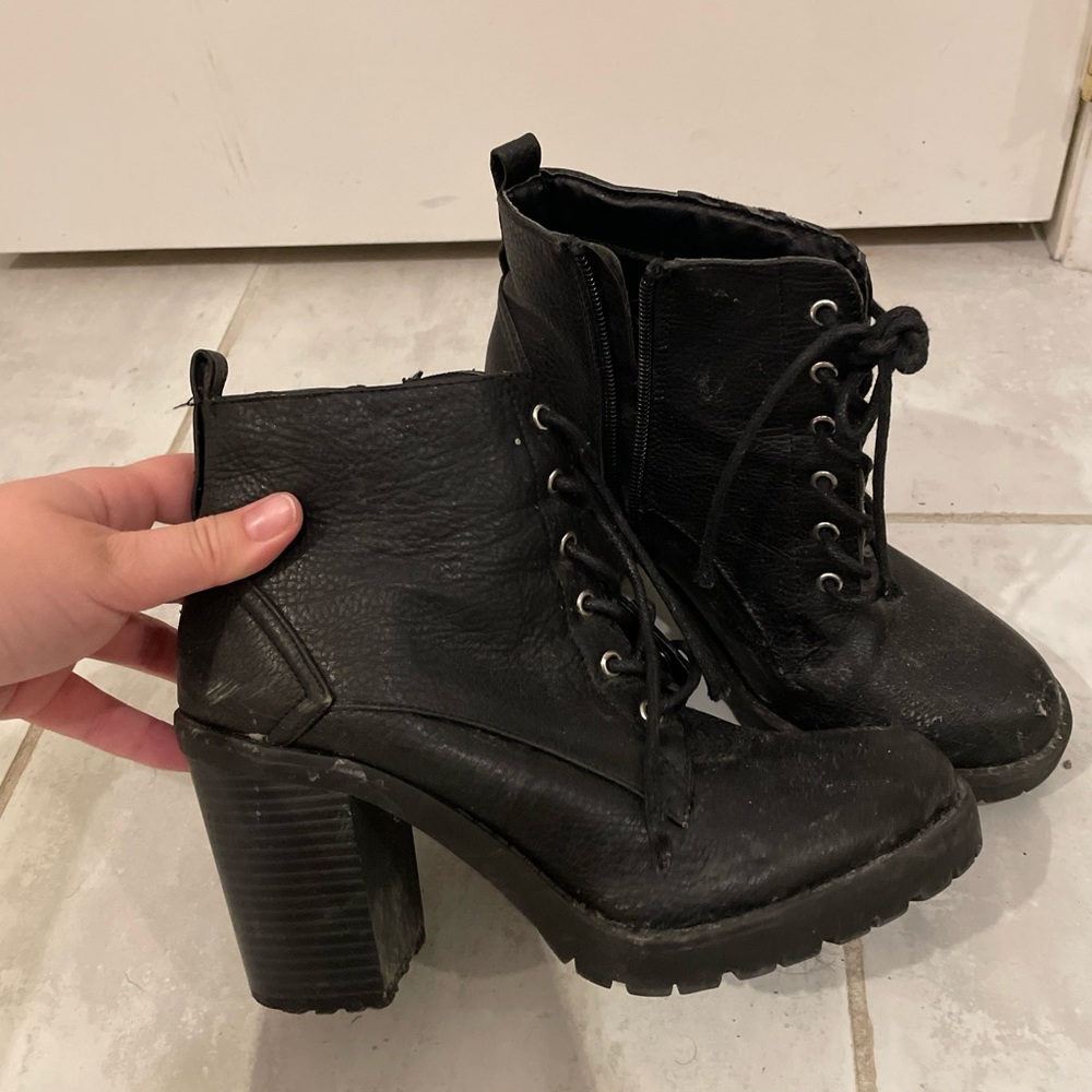 Women’s combat boot heels